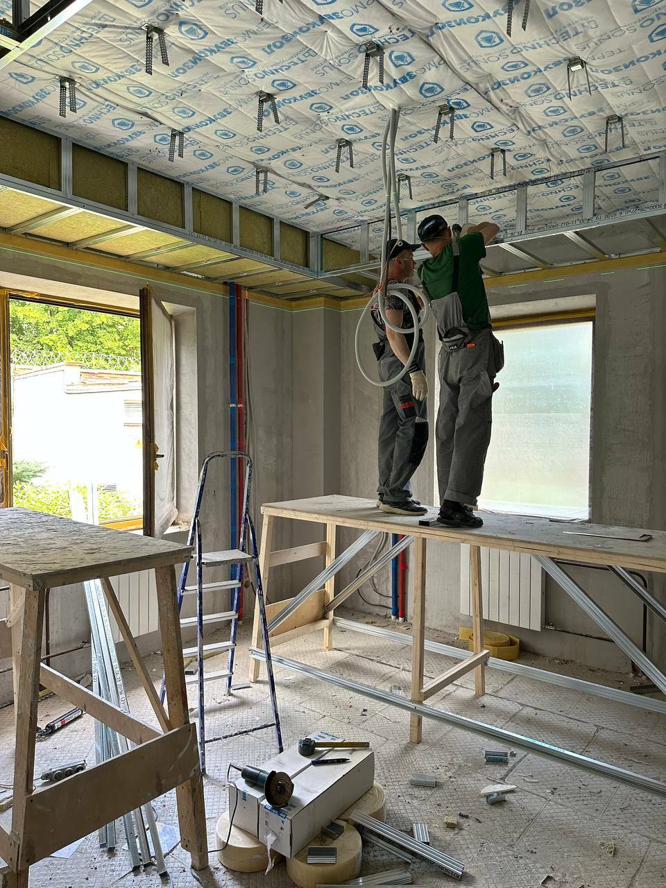 Предоставляем услуги по внутренней отделки квартир, коттеджей, офисов и нежилых помещений